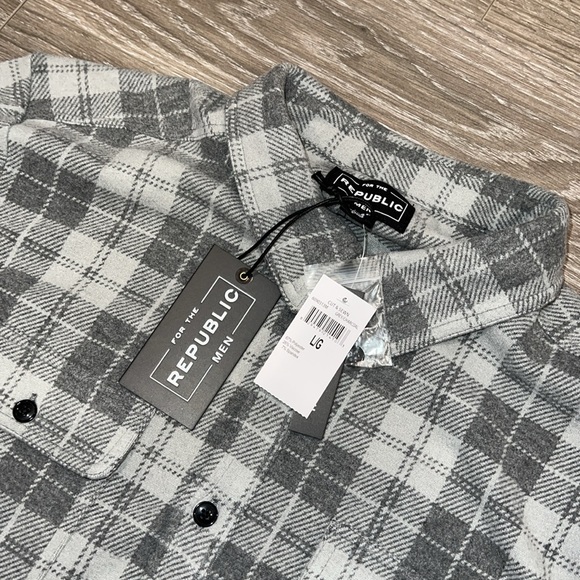 For the republic flannel. Grey. Size L. NWT - Picture 2 of 4